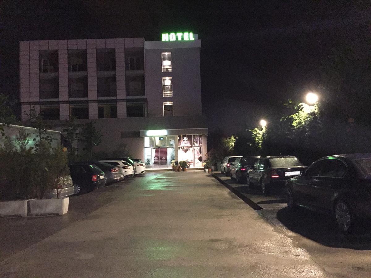 Herges Hotel Durres Exterior photo
