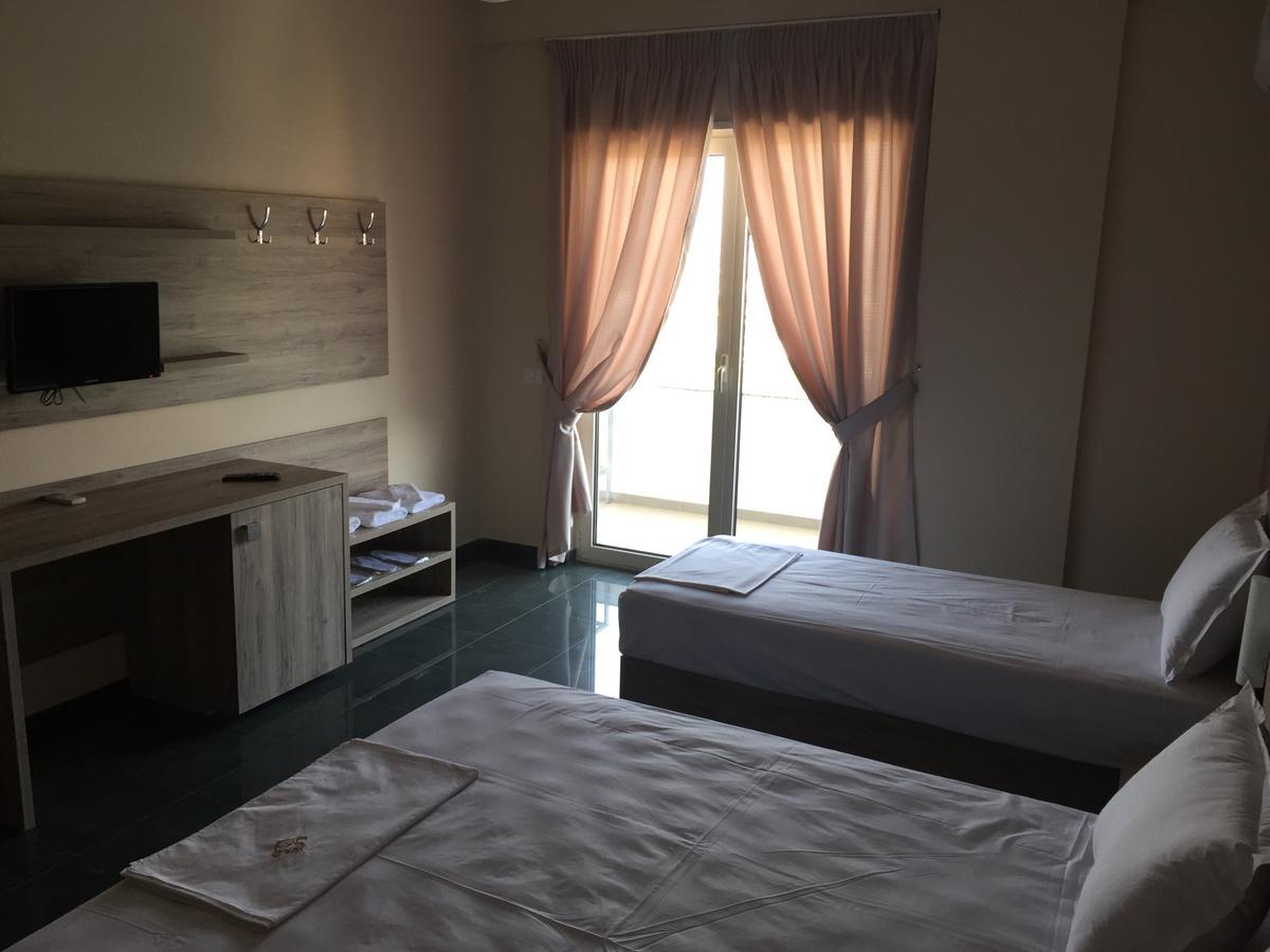 Herges Hotel Durres Exterior photo
